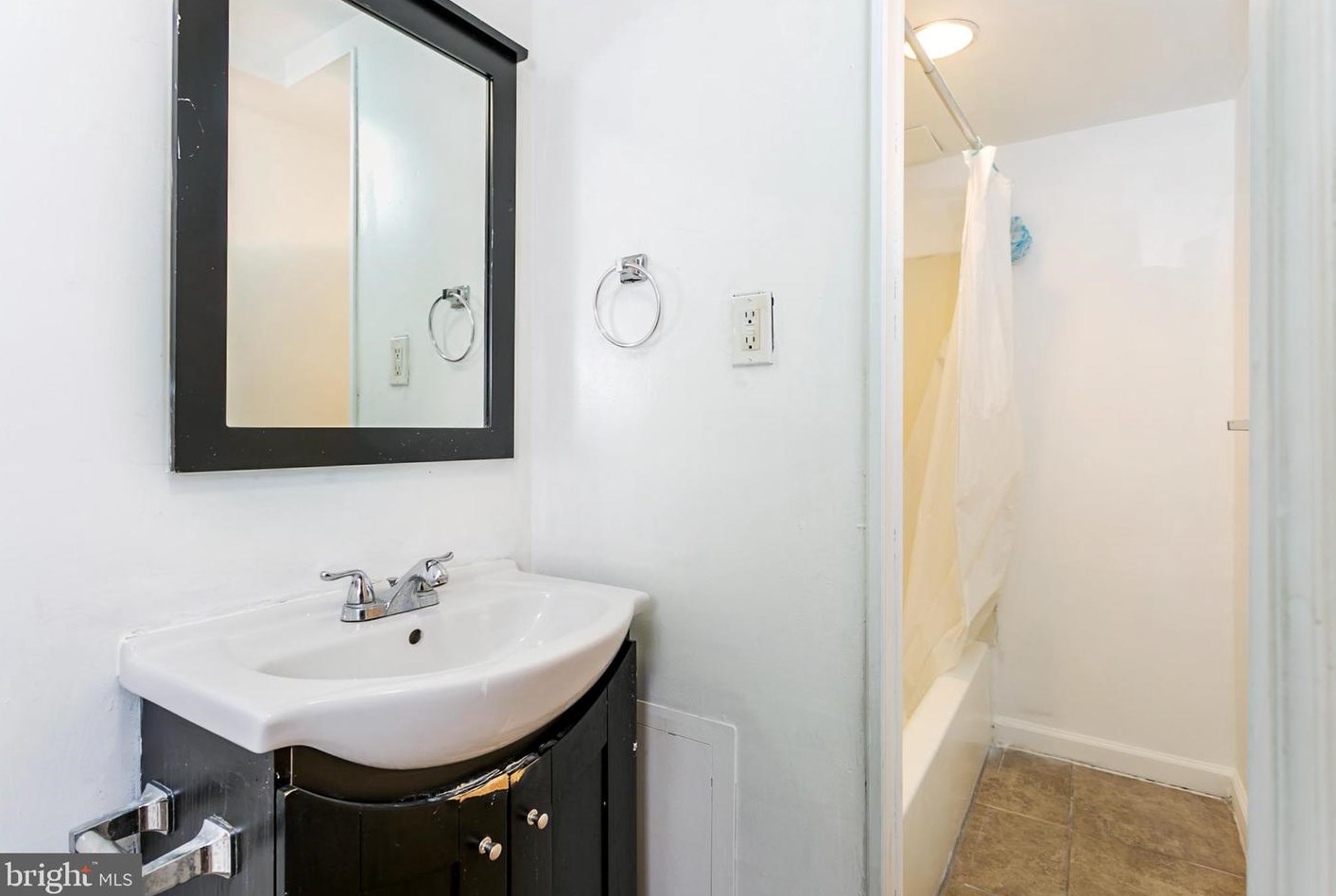 1642 Kingsway Rd, Baltimore MD  21220-4924 exterior