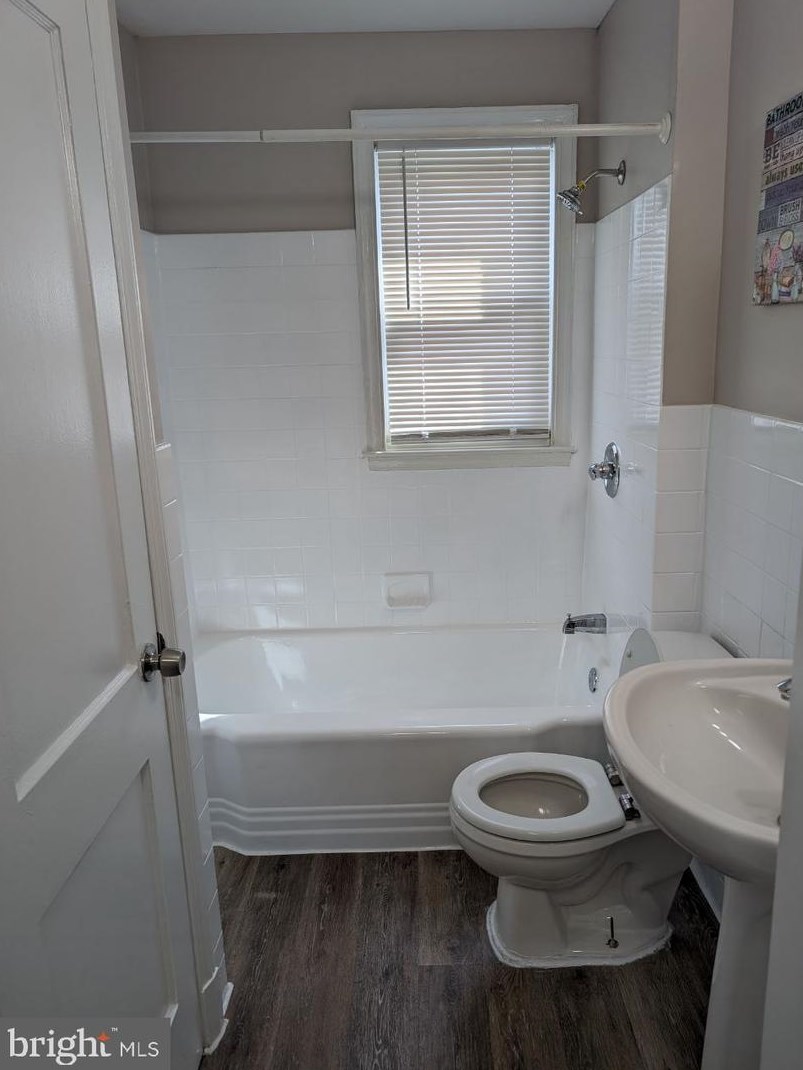 3914 Kenyon Ave, Baltimore MD  21213-2122 exterior