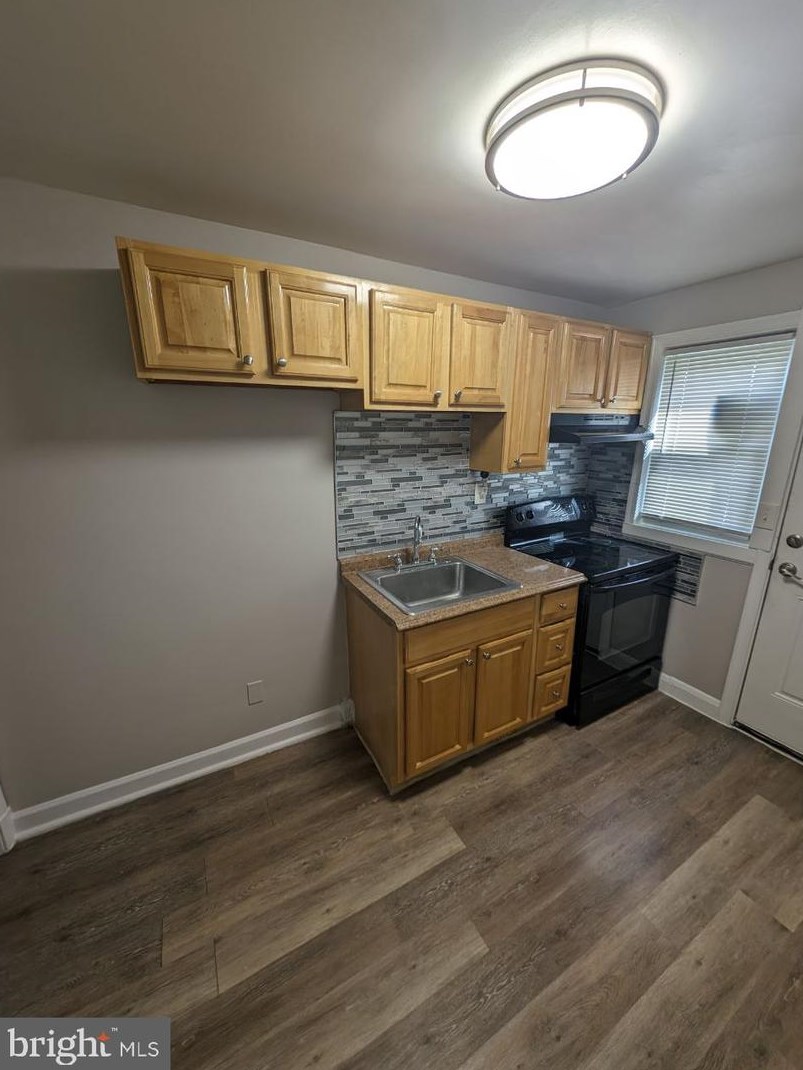 3914 Kenyon Ave, Baltimore MD  21213-2122 exterior