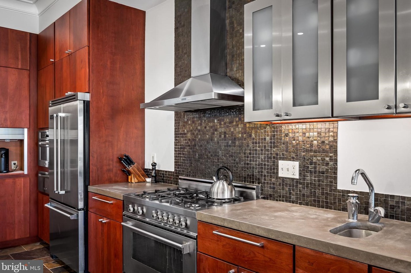 1325 Park Ave, Baltimore MD  21217-4816 exterior