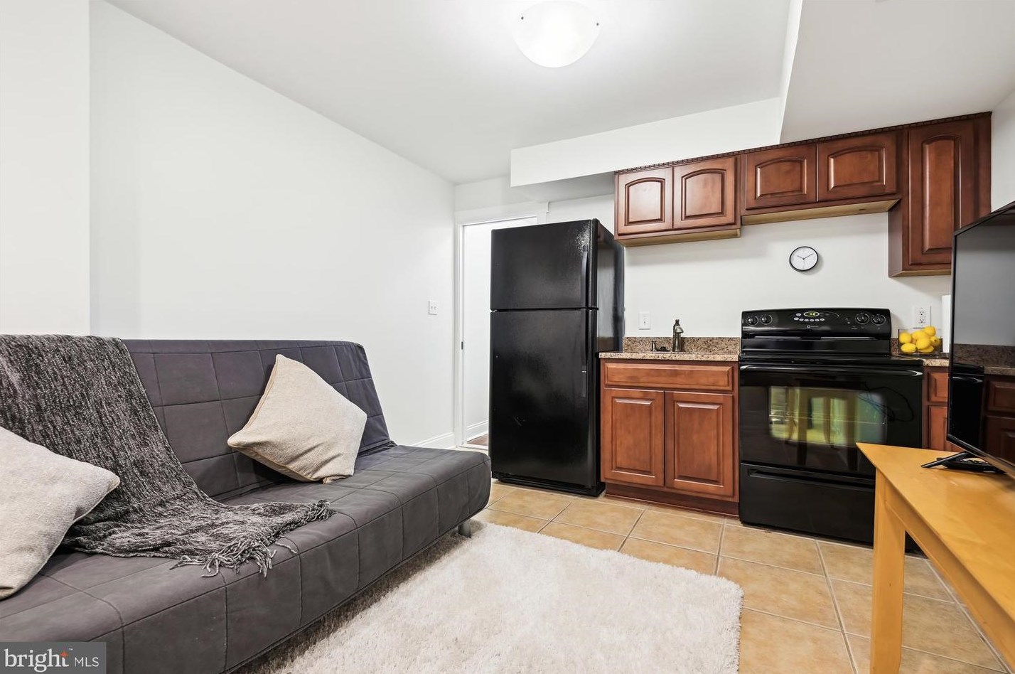 806 Streeper St, Baltimore MD  21224-1725 exterior