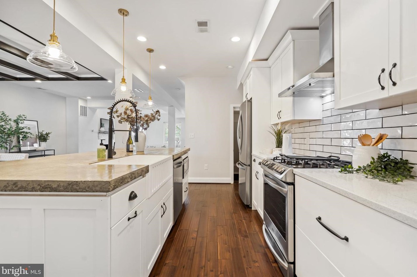 3802 Greenmount Ave, Baltimore MD  21218-1848 exterior