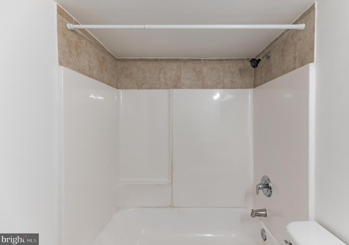 3014 Clifton Park Ter, Baltimore MD  21213-1136 exterior