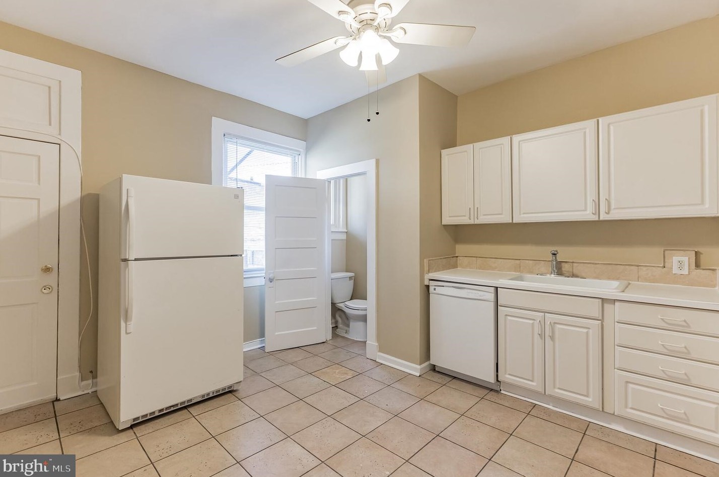 3014 Clifton Park Ter, Baltimore MD  21213-1136 exterior