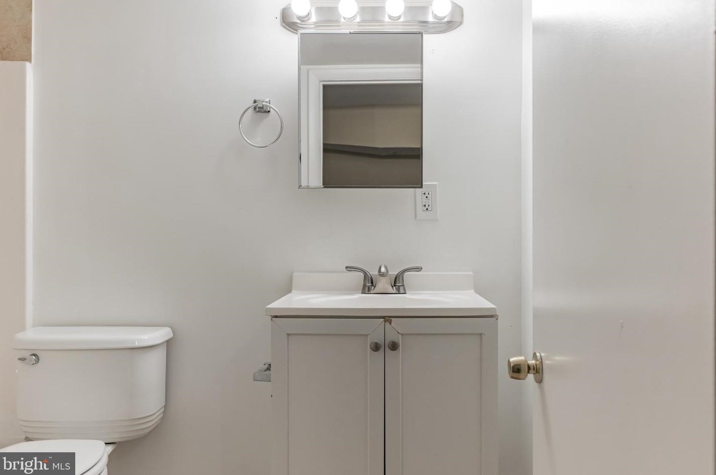 3014 Clifton Park Ter, Baltimore MD  21213-1136 exterior