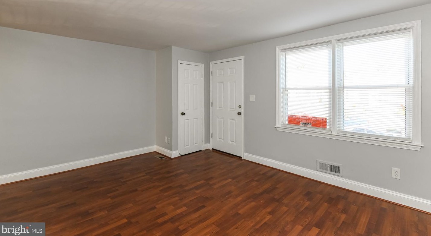 574 Lucia Ave, Baltimore MD  21229-4514 exterior