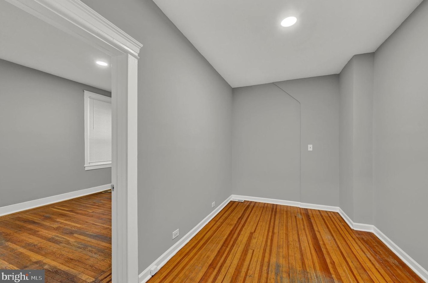 818 35th St, Baltimore MD  21218-2930 exterior