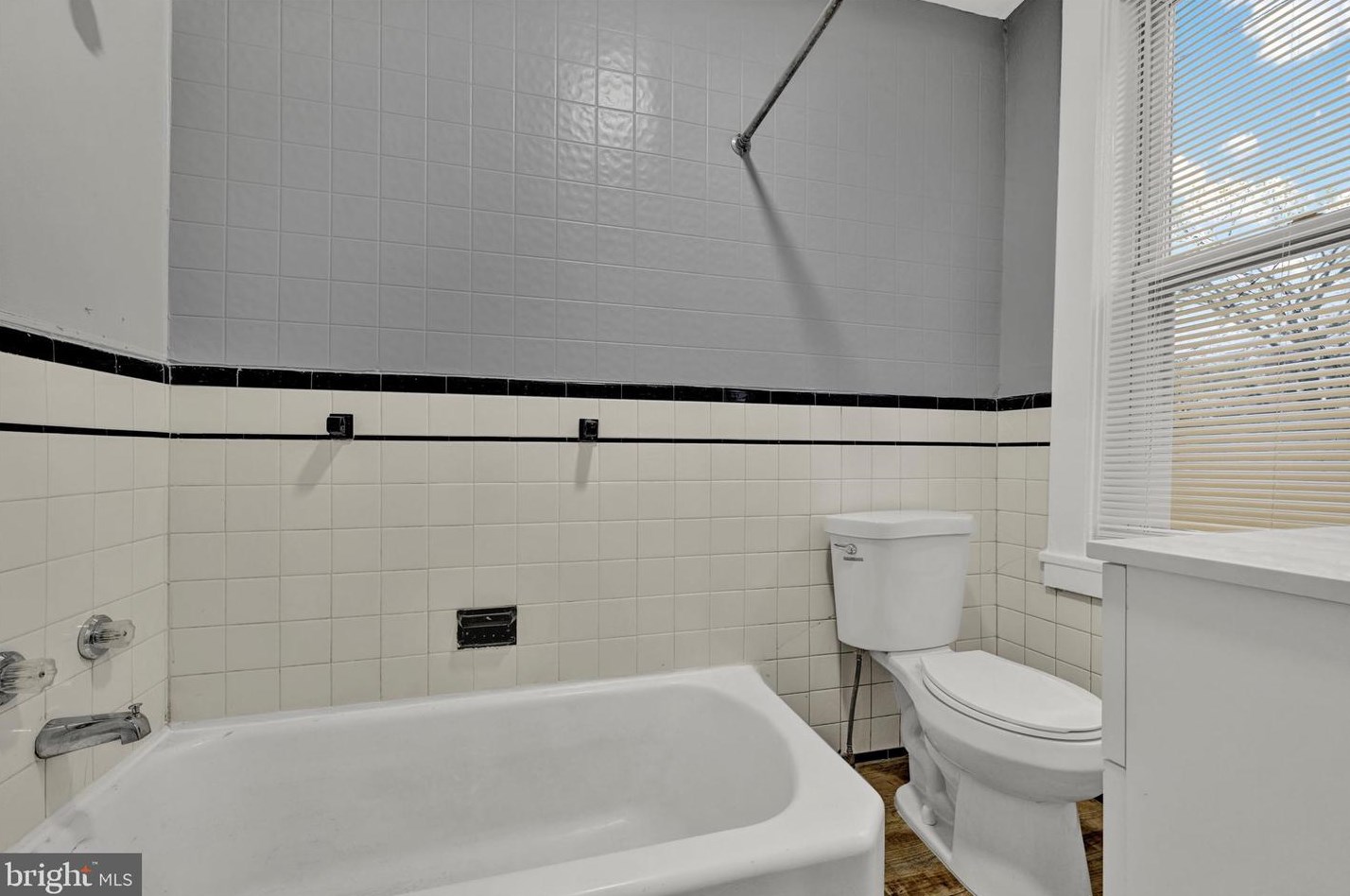 818 35th St, Baltimore MD  21218-2930 exterior