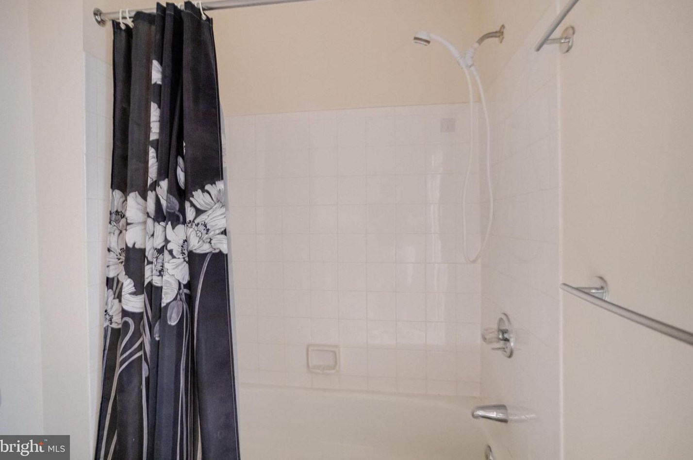 1208 Linden Grn, Baltimore MD 21217-3600 exterior