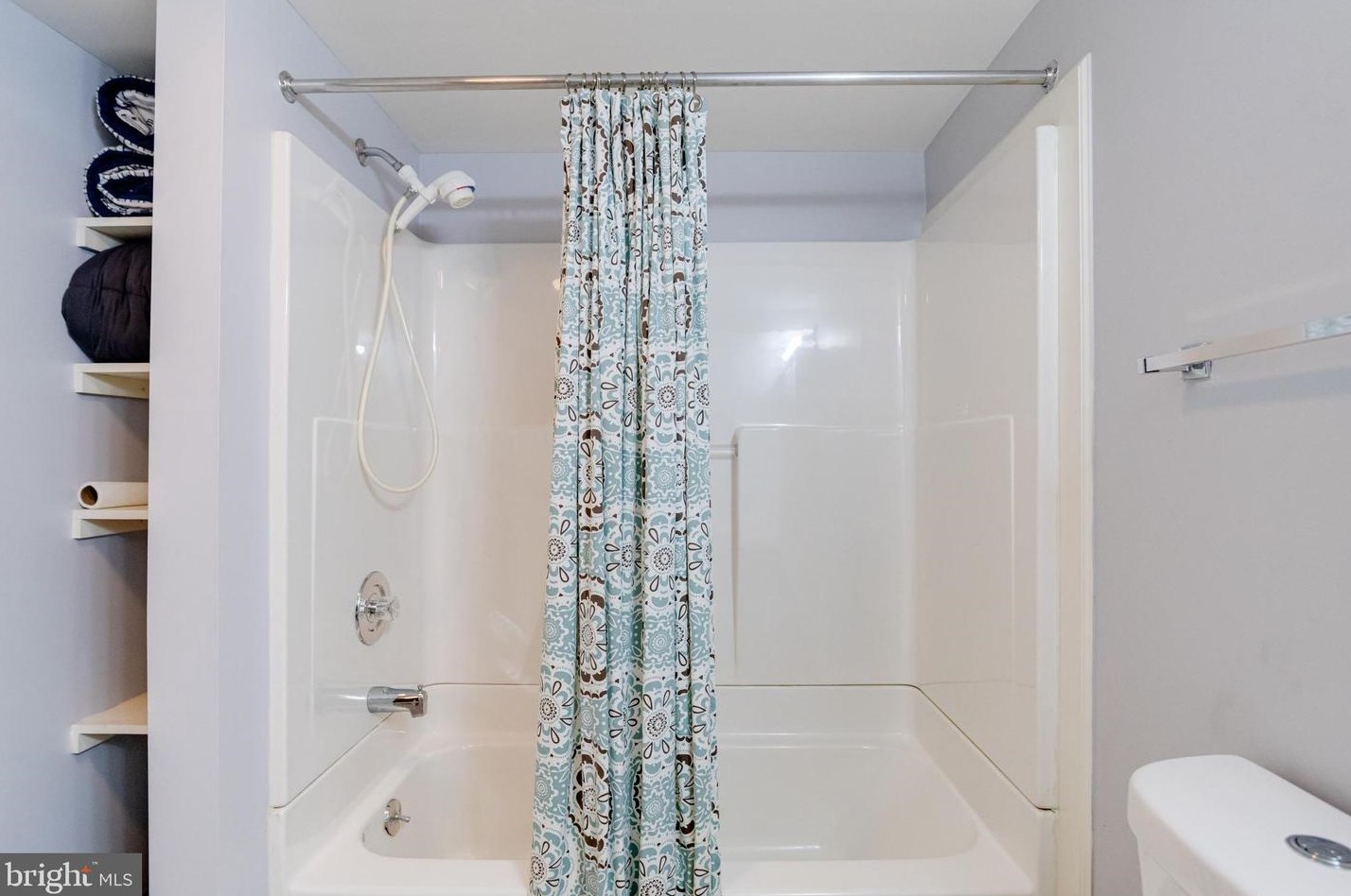 1208 Linden Grn, Baltimore MD 21217-3600 exterior