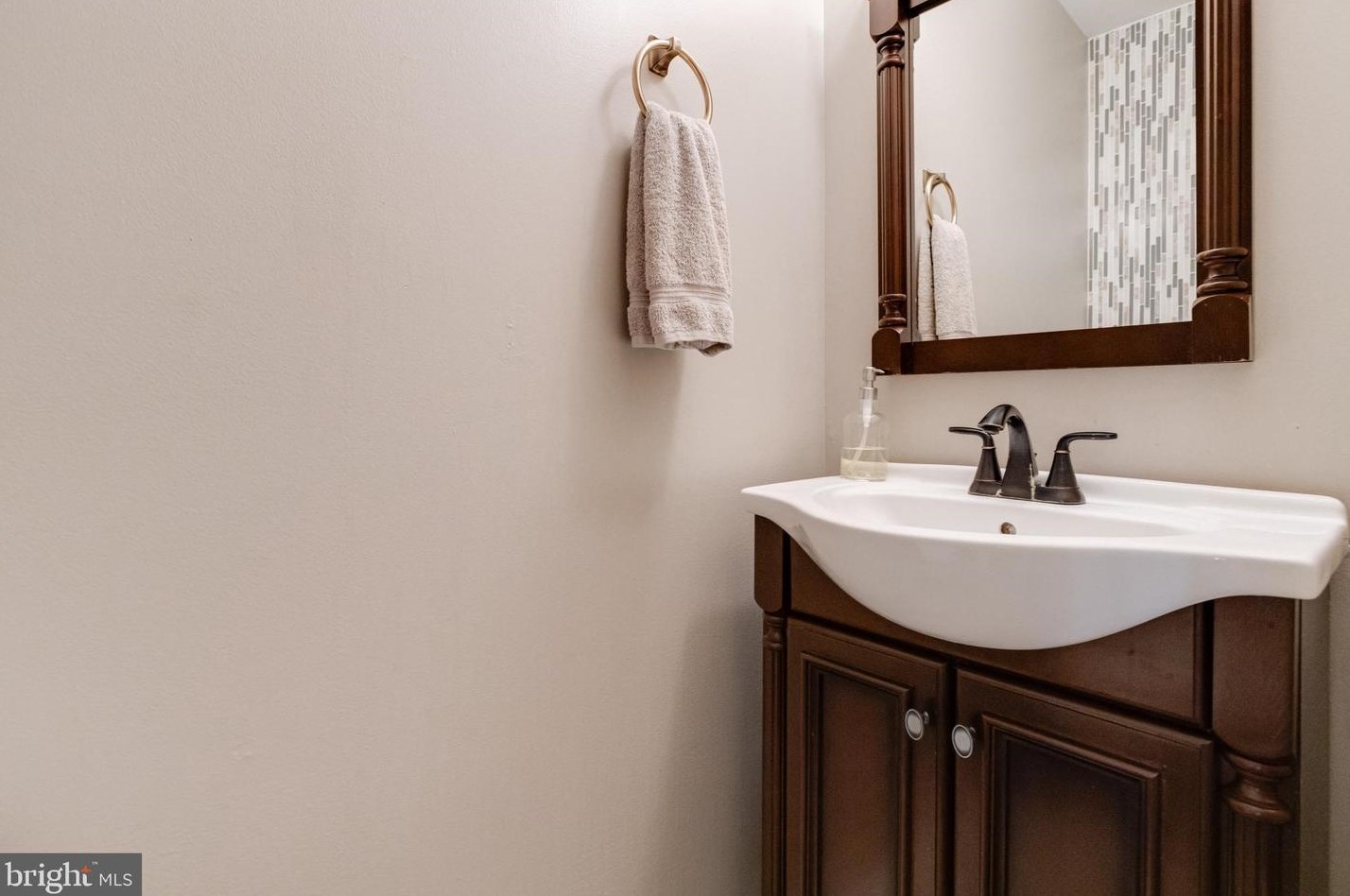 1208 Linden Grn, Baltimore MD 21217-3600 exterior