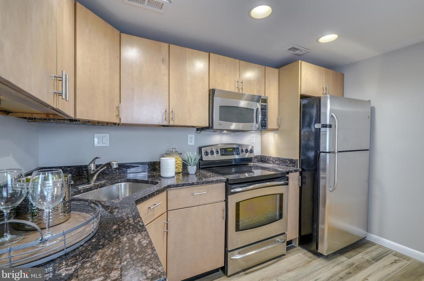 39 Arlington Ave, Baltimore MD  21223-2616 exterior