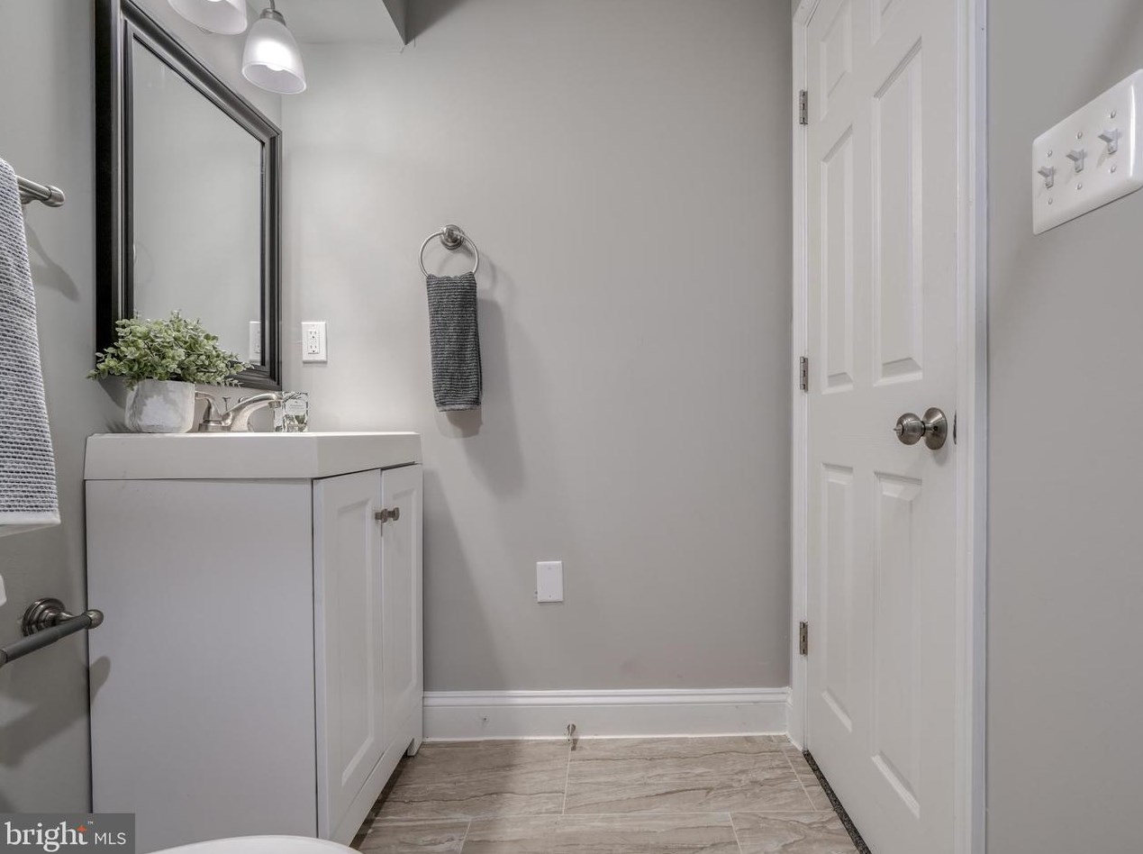 39 Arlington Ave, Baltimore MD  21223-2616 exterior