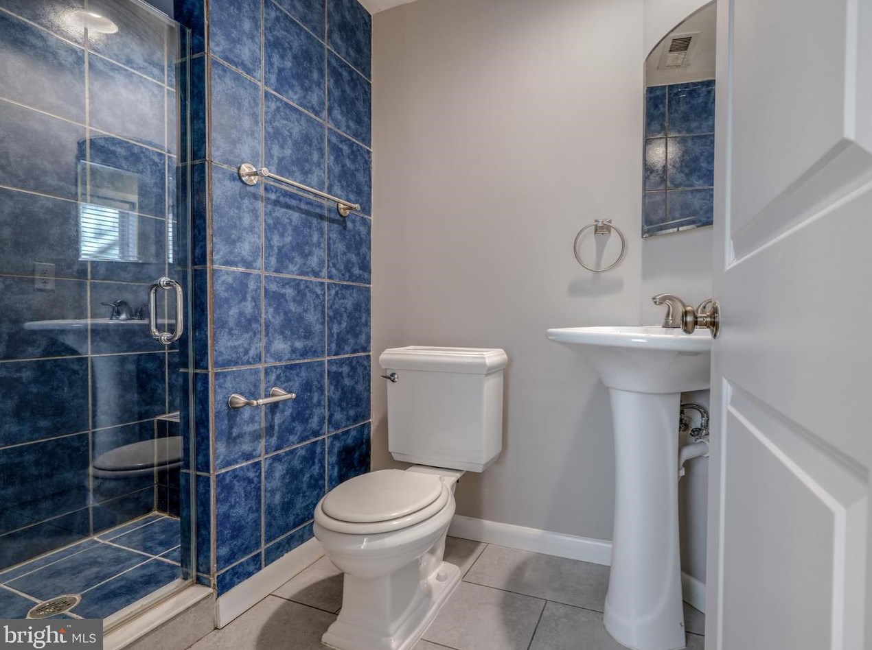 39 Arlington Ave, Baltimore MD  21223-2616 exterior