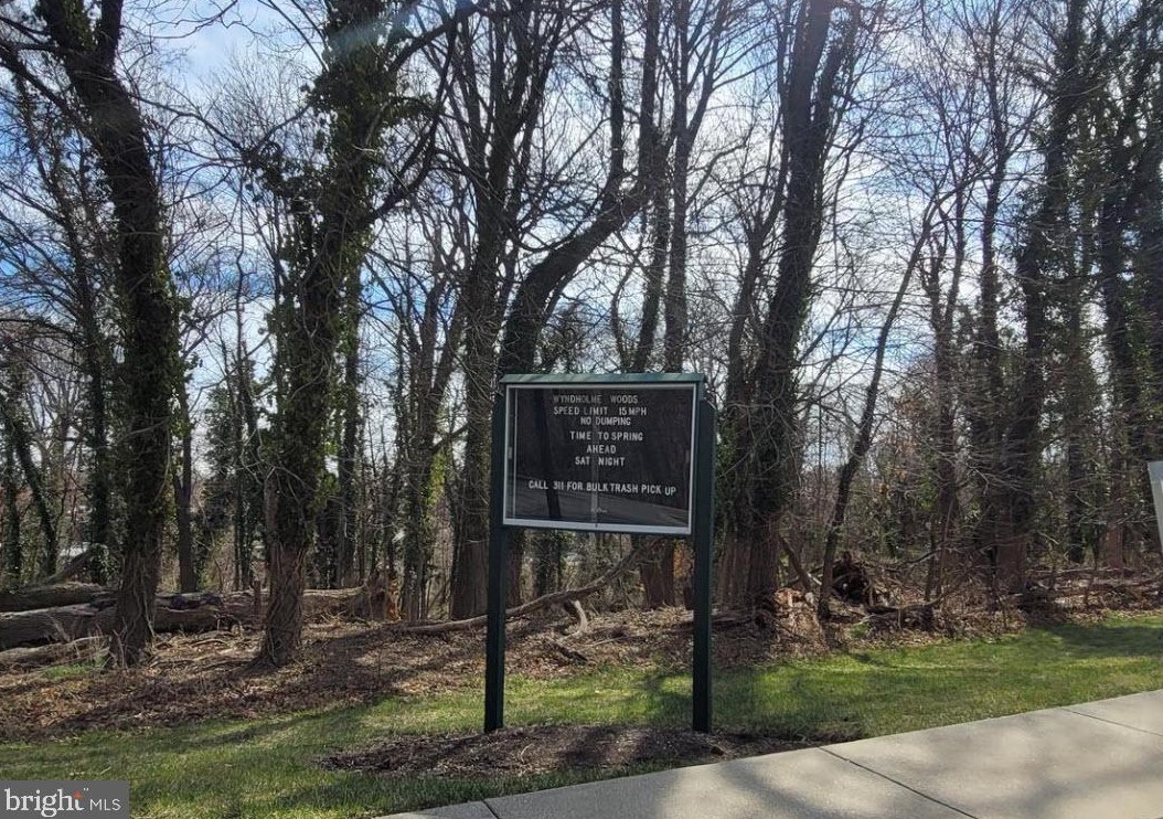 5307 Wyndholme Cir, Baltimore MD  21229-3248 exterior