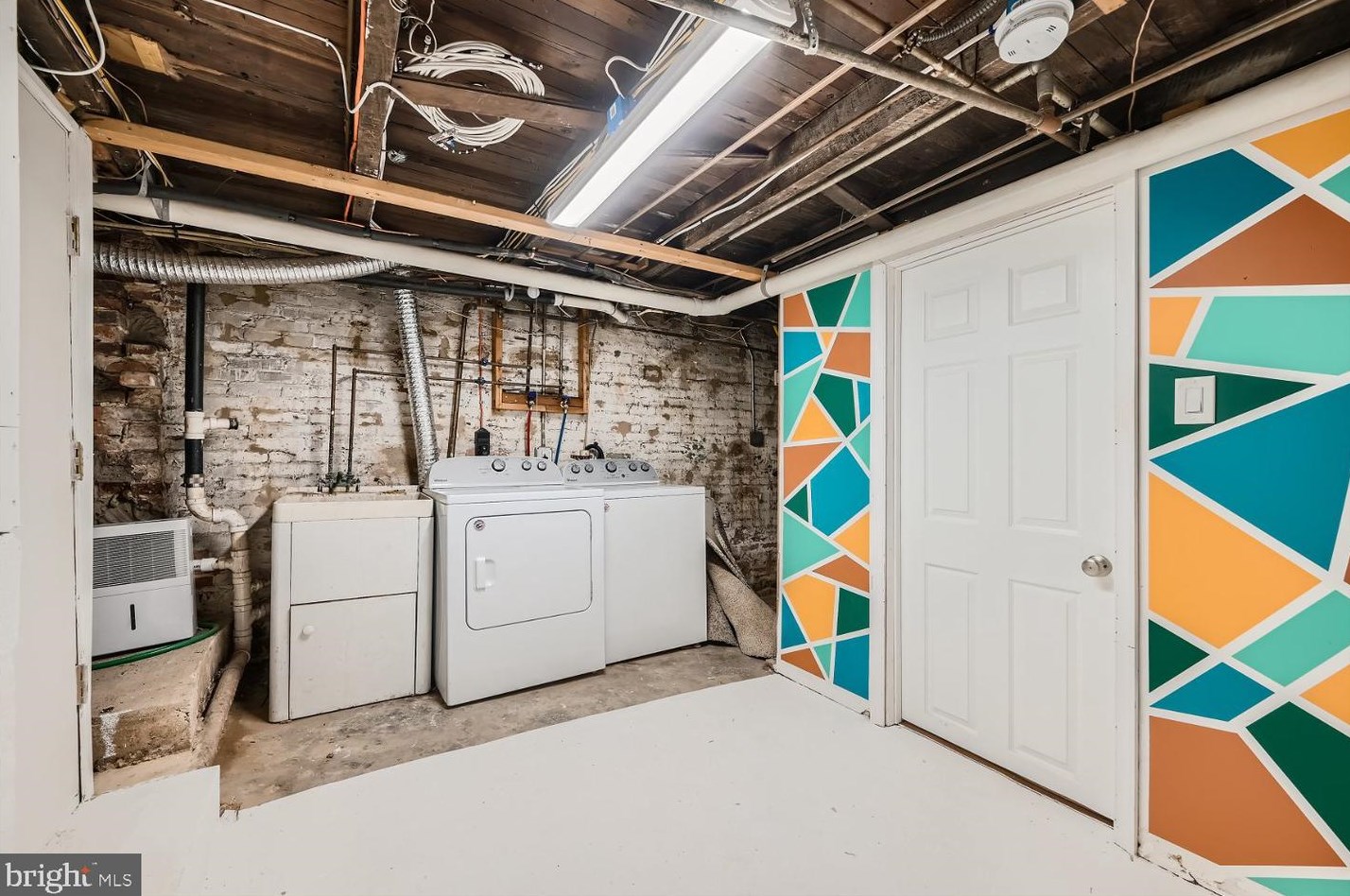 4333 Falls Rd, Baltimore MD  21211-1223 exterior