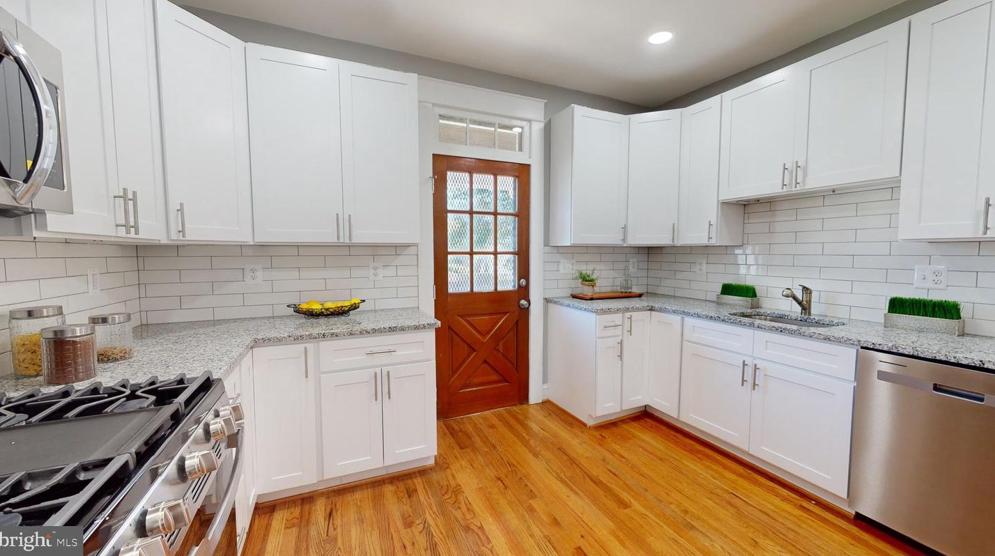 3413 Cedardale Rd, Baltimore MD  21215-7301 exterior