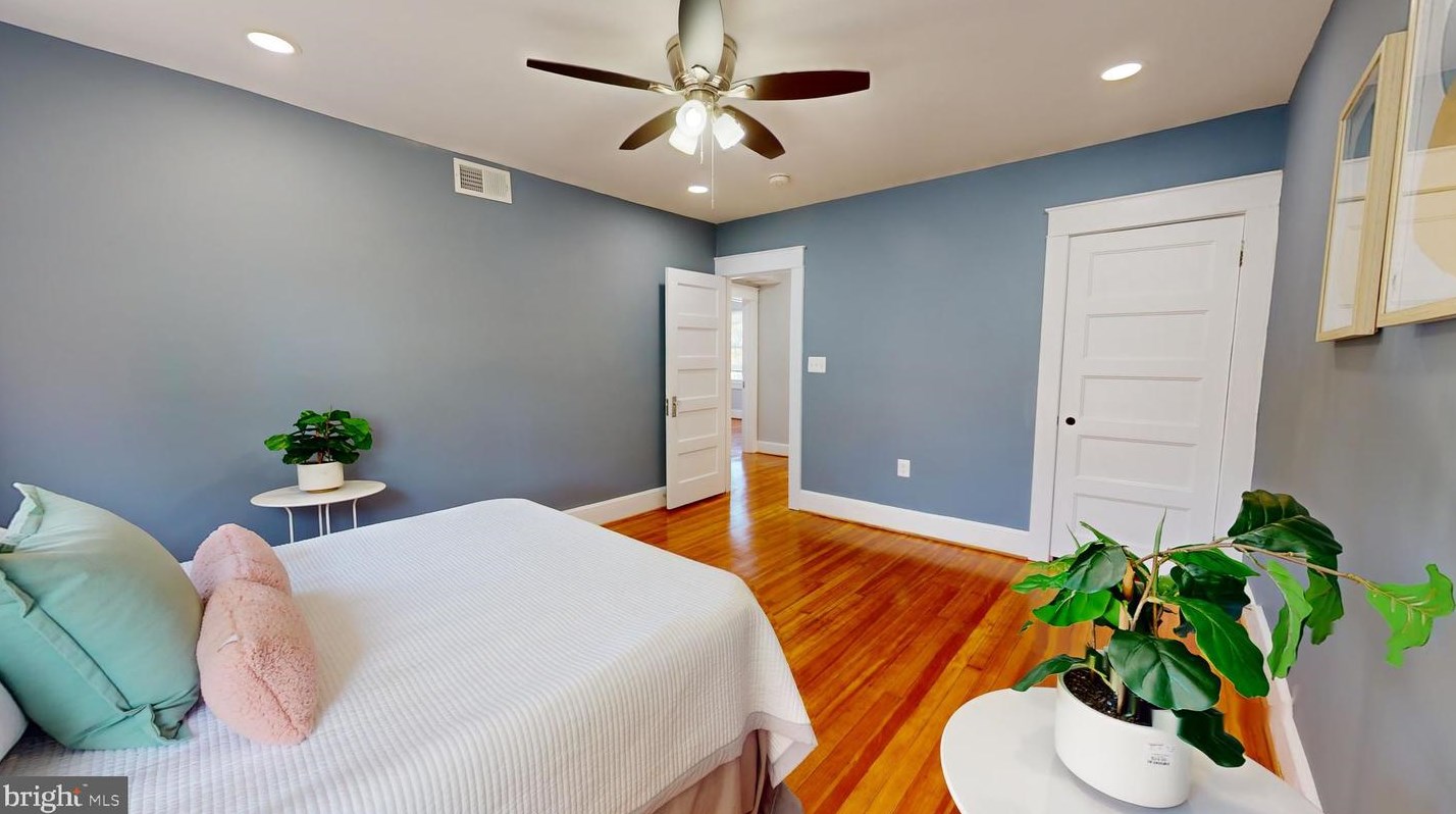 3413 Cedardale Rd, Baltimore MD  21215-7301 exterior