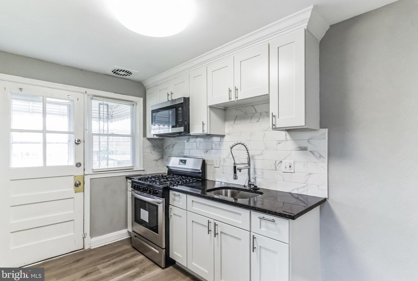 3847 Bonview Ave, Baltimore MD 21213-2012 exterior