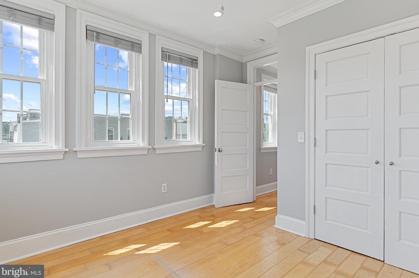 749 Decker Ave, Baltimore MD 21224-3946 exterior