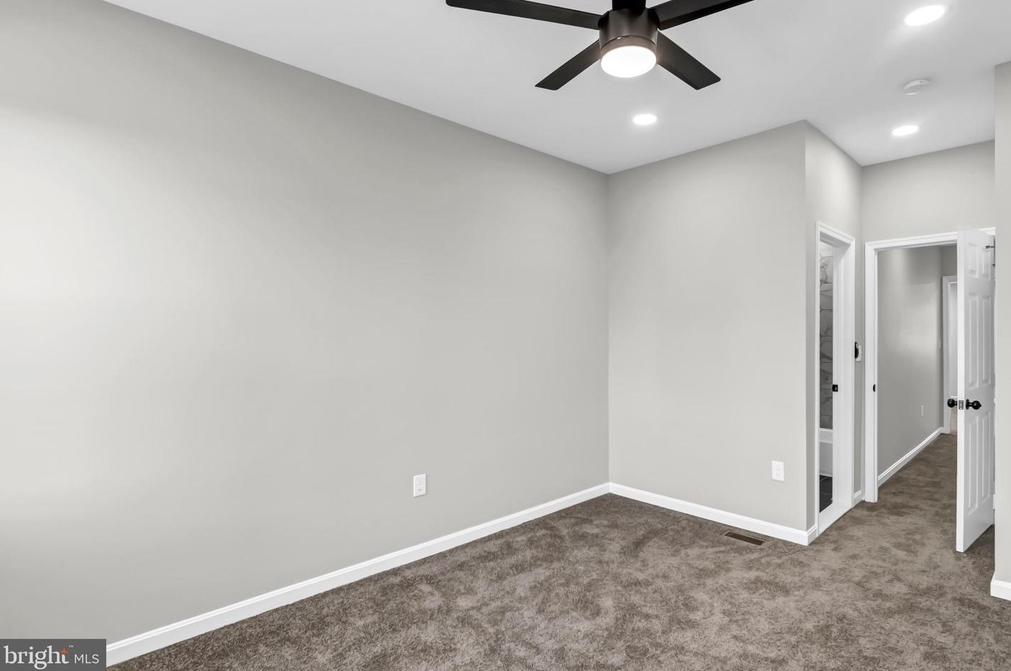 2504 Madison St, Baltimore MD  21205-1702 exterior