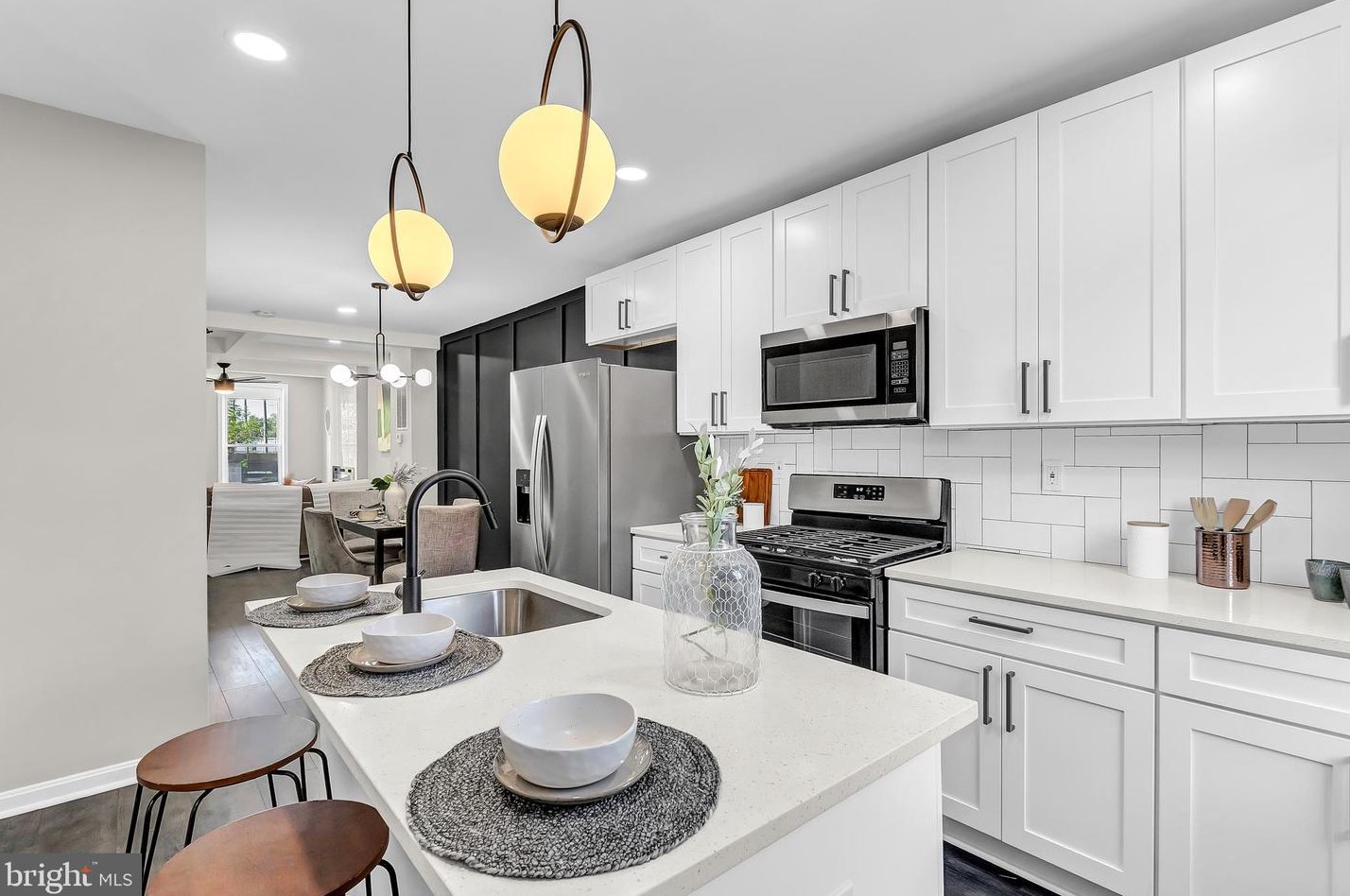 2504 Madison St, Baltimore MD  21205-1702 exterior