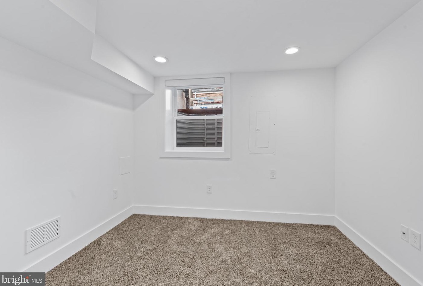 338 Robinson St, Baltimore MD  21224-2216 exterior