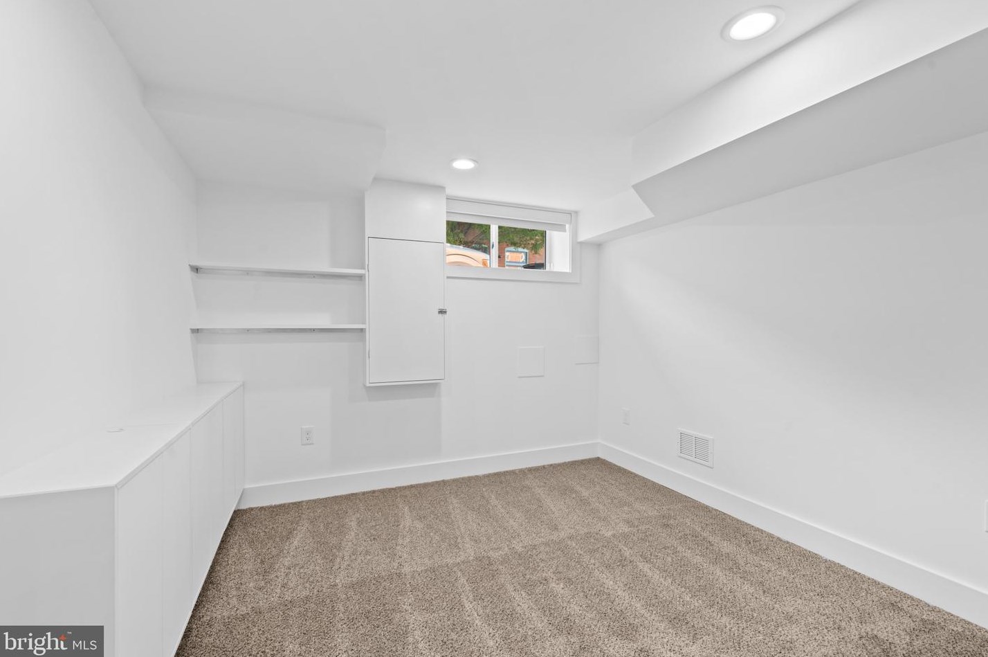 338 Robinson St, Baltimore MD  21224-2216 exterior