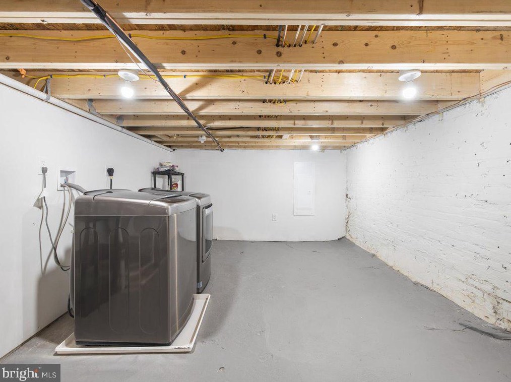 29 Kresson St, Baltimore MD 21224-1710 exterior