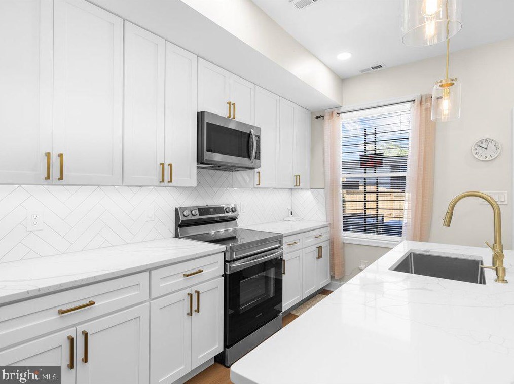 29 Kresson St, Baltimore MD 21224-1710 exterior