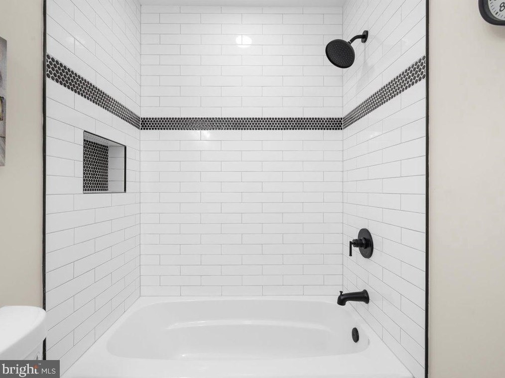 29 Kresson St, Baltimore MD 21224-1710 exterior