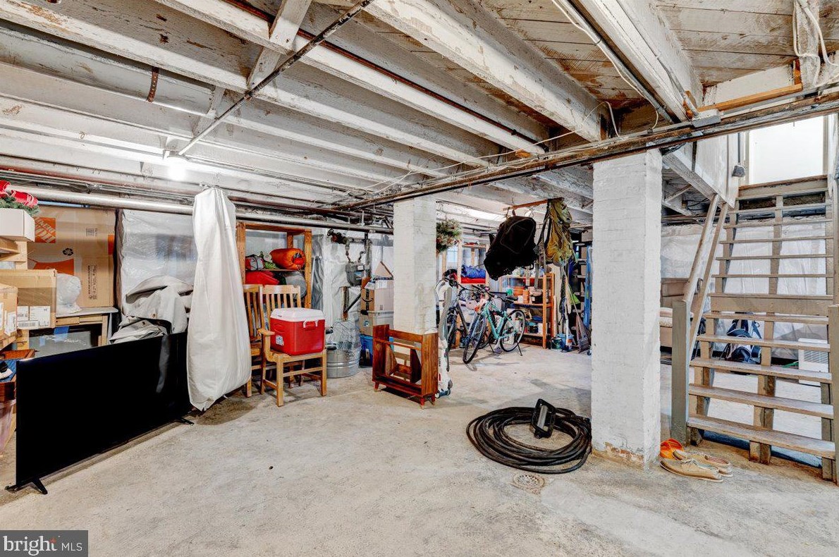 311 Wendover Rd, Baltimore MD  21218-1128 exterior