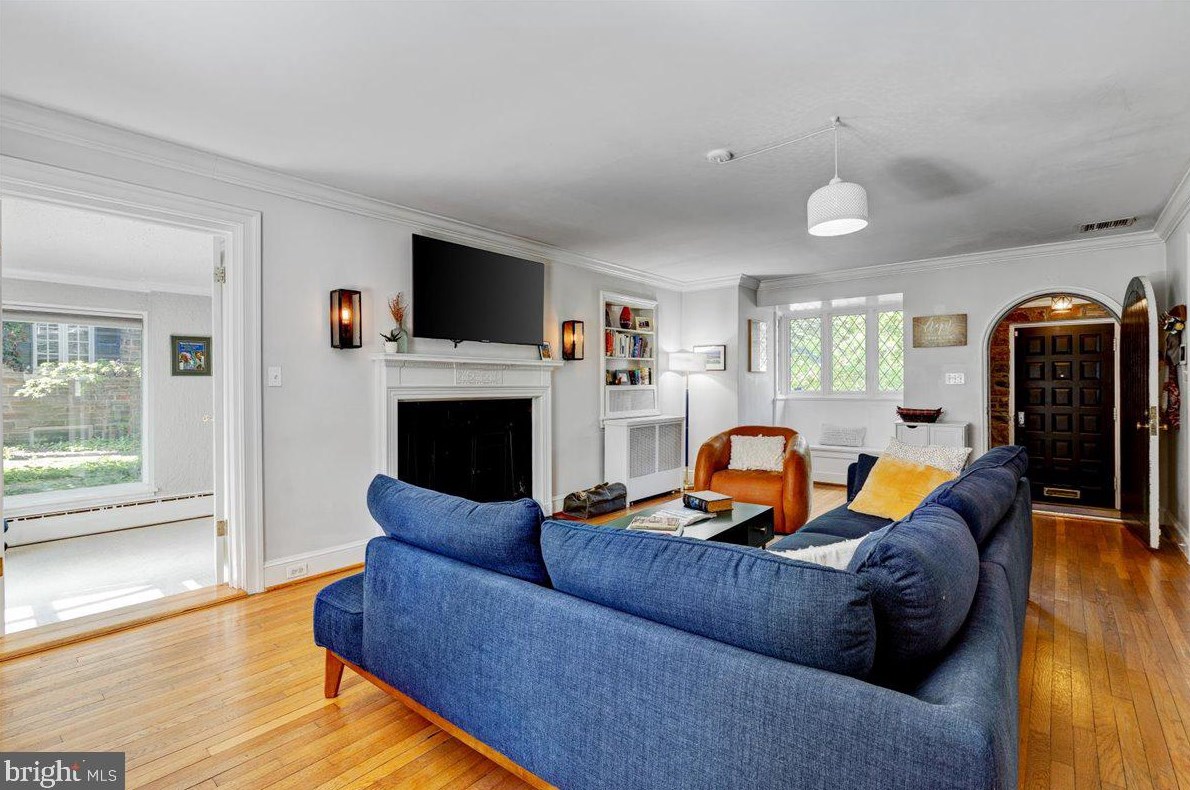 311 Wendover Rd, Baltimore MD  21218-1128 exterior