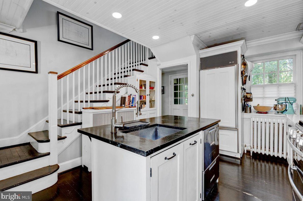 311 Wendover Rd, Baltimore MD  21218-1128 exterior