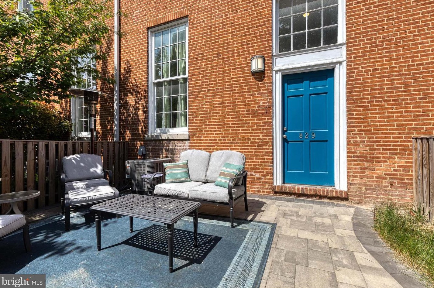 829 Sharp St, Baltimore MD 21201-2413 exterior