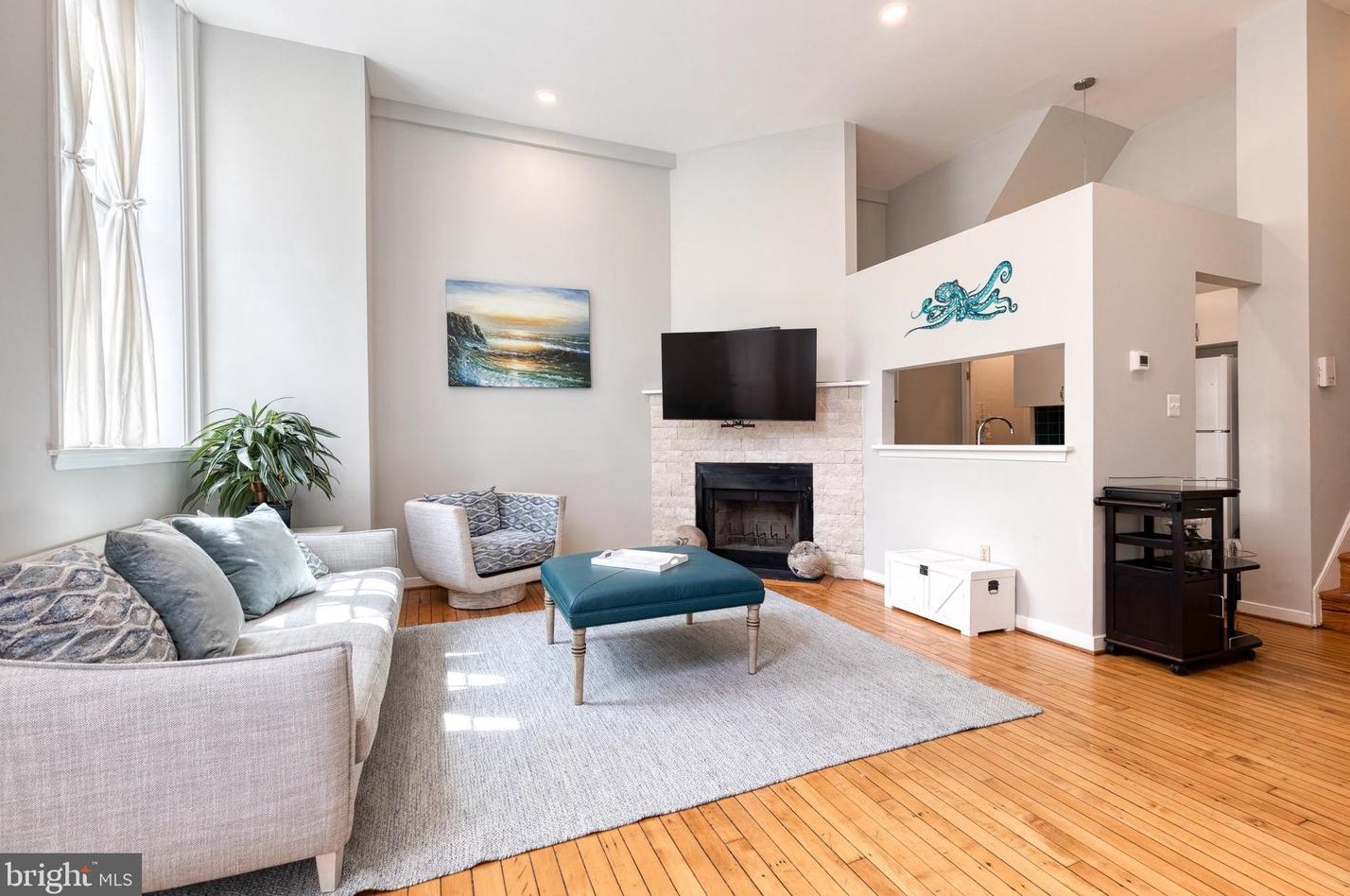 829 Sharp St, Baltimore MD 21201-2413 exterior