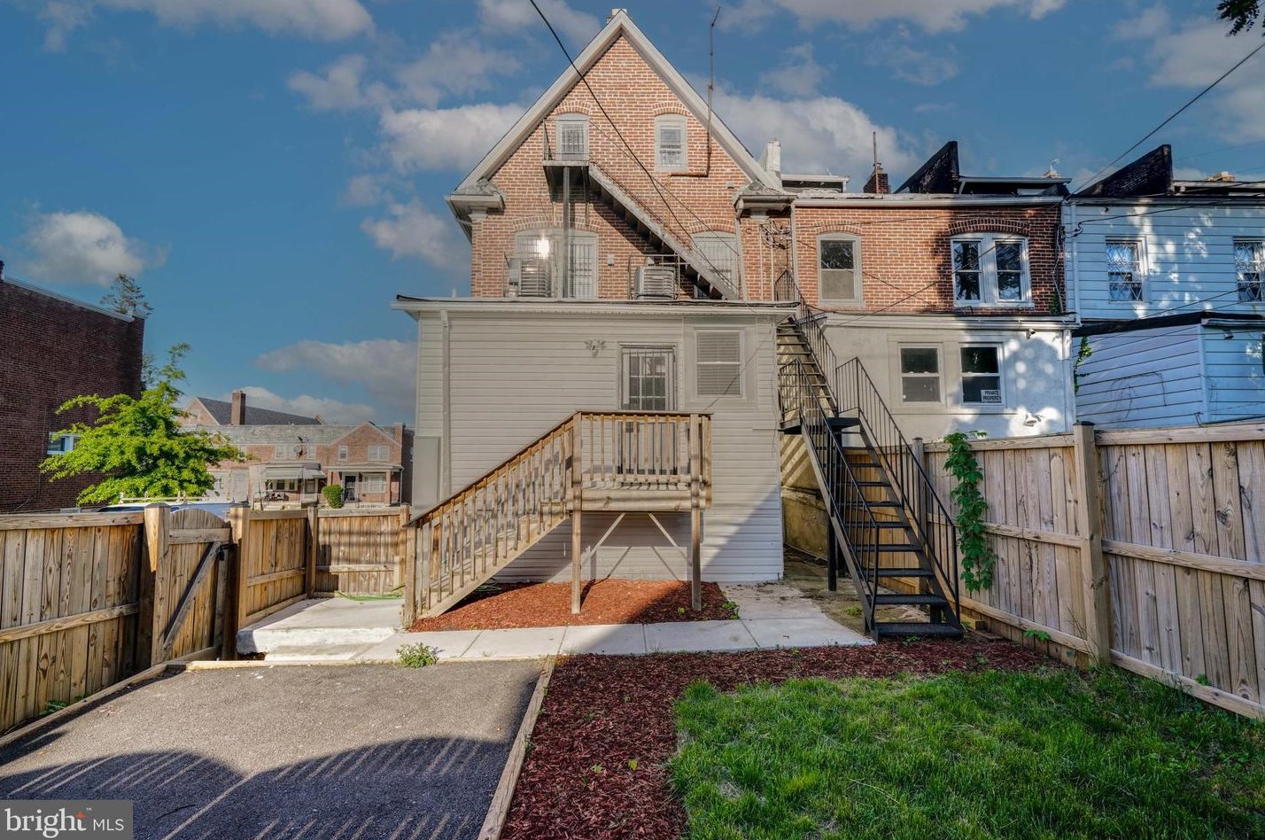 646 Augusta Ave, Baltimore MD  21229-1801 exterior