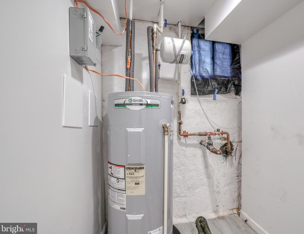 646 Augusta Ave, Baltimore MD  21229-1801 exterior