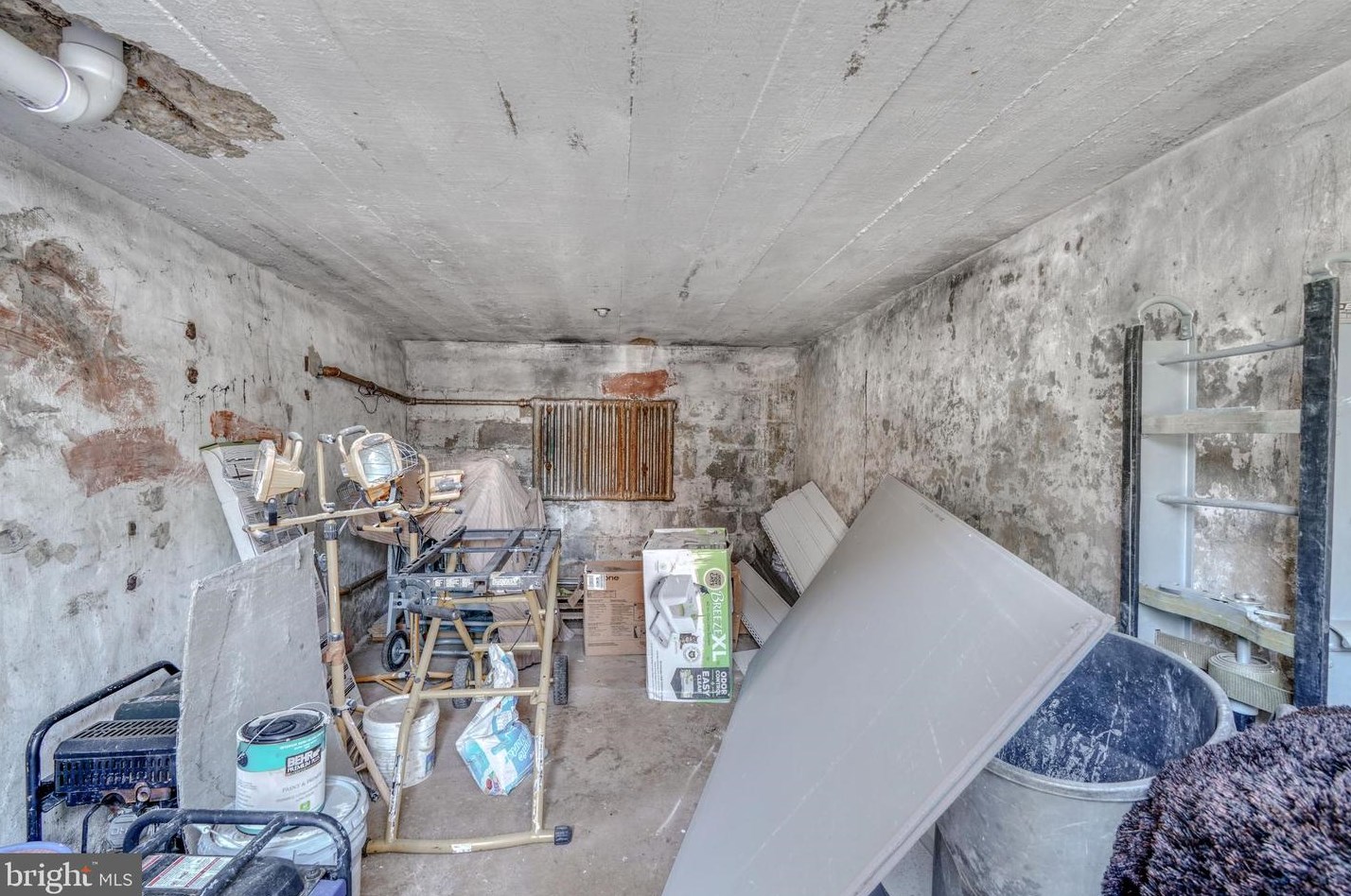 646 Augusta Ave, Baltimore MD  21229-1801 exterior