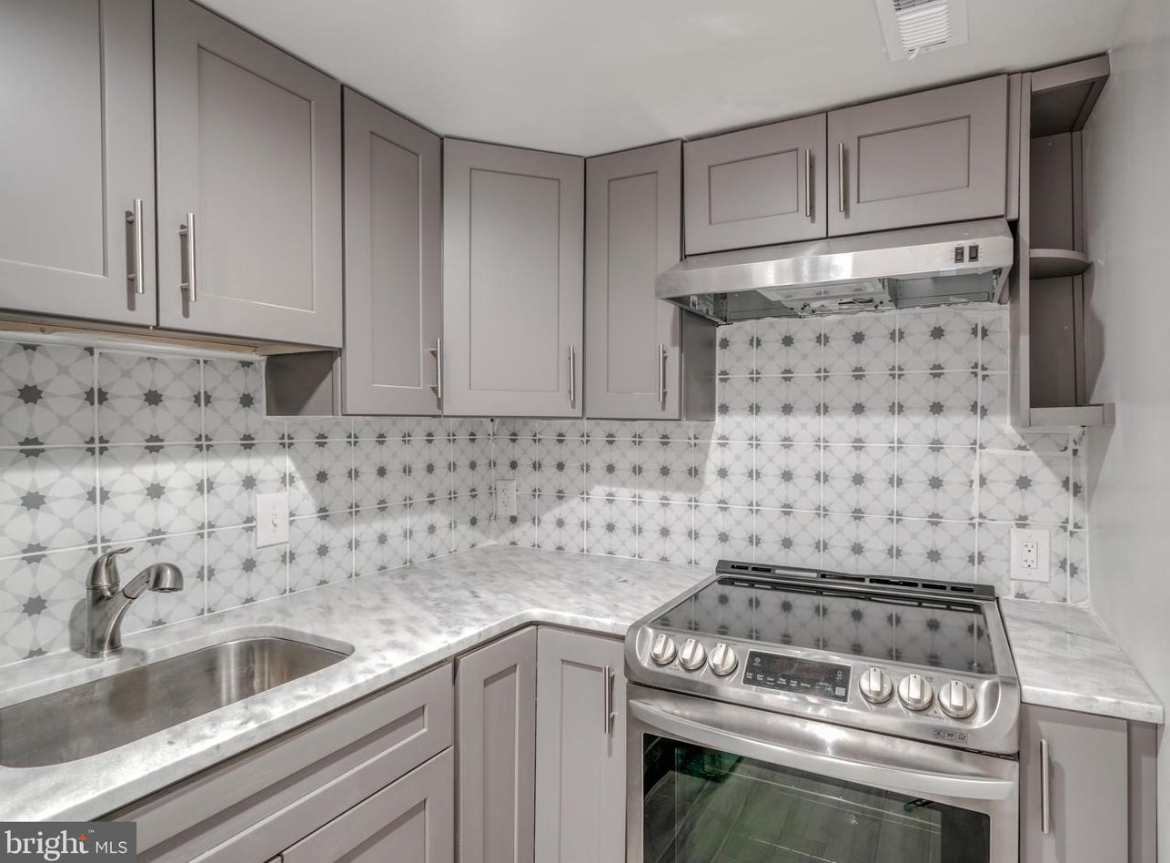 646 Augusta Ave, Baltimore MD  21229-1801 exterior