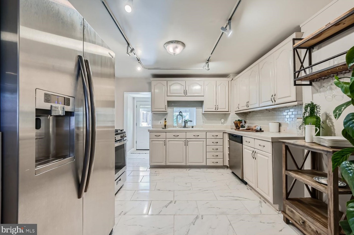9 Heath St, Baltimore MD  21230-4815 exterior