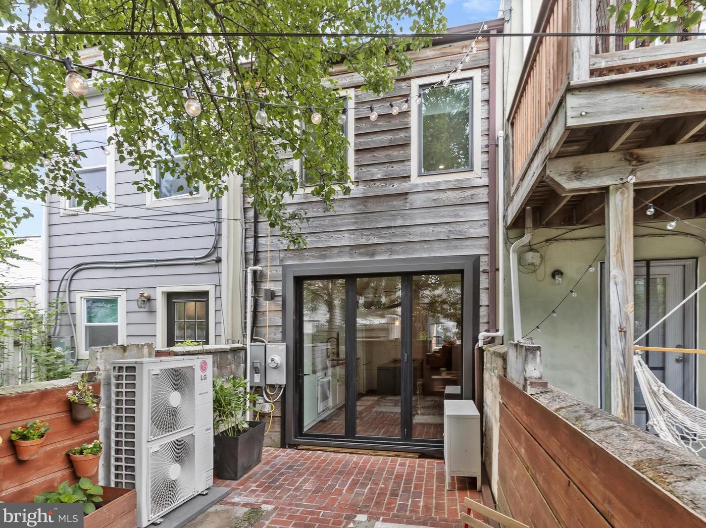 906 Decker Ave, Baltimore MD  21224-4939 exterior