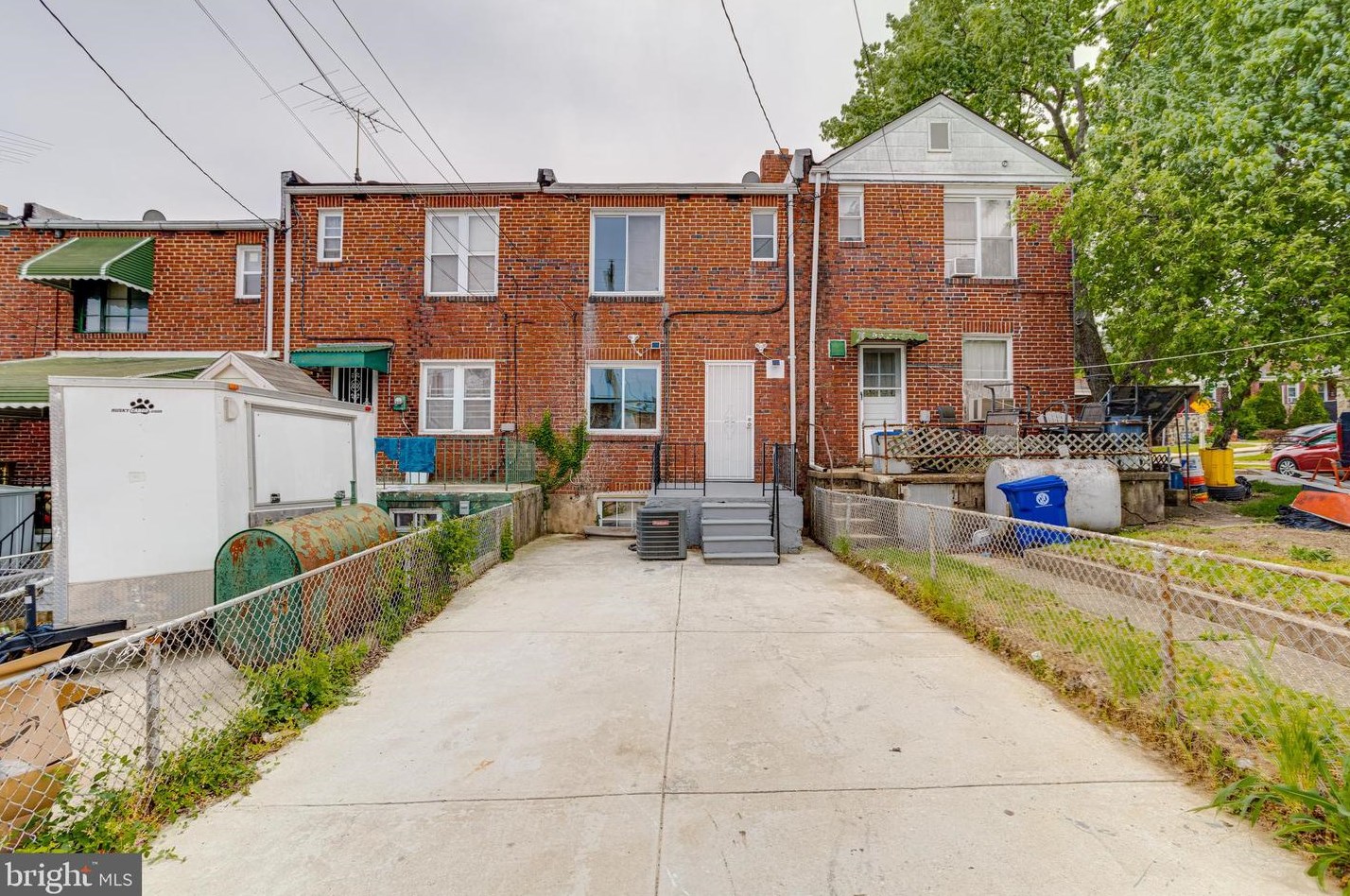 3202 Brendan Ave, Baltimore MD  21213-1842 exterior