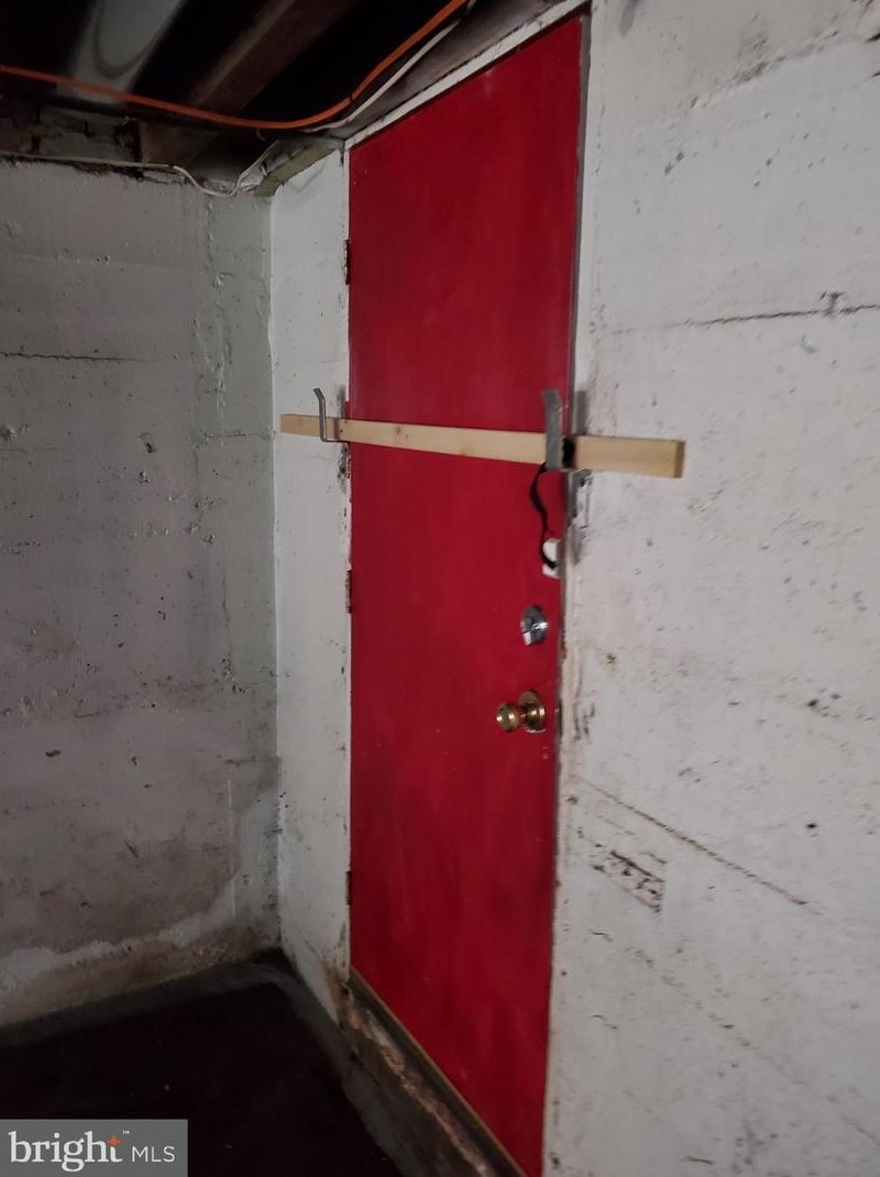 804 Belgian Ave, Baltimore MD 21218-1220 exterior