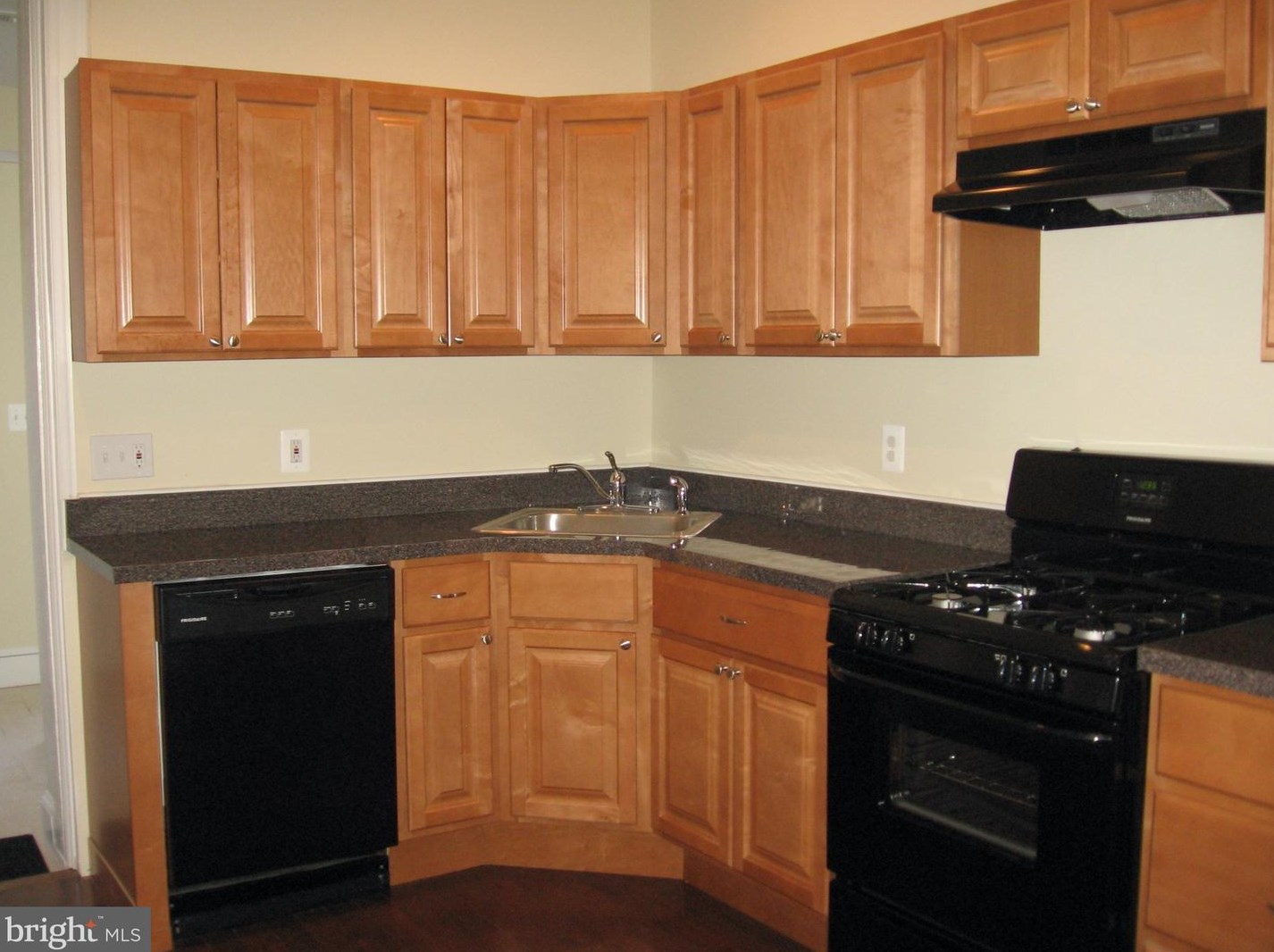 2212 Jefferson St, Baltimore MD  21205-2434 exterior