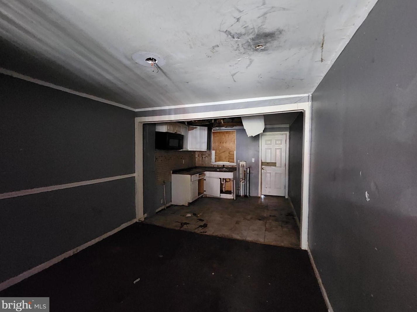 2411 Christian St, Baltimore MD 21223-2830 exterior