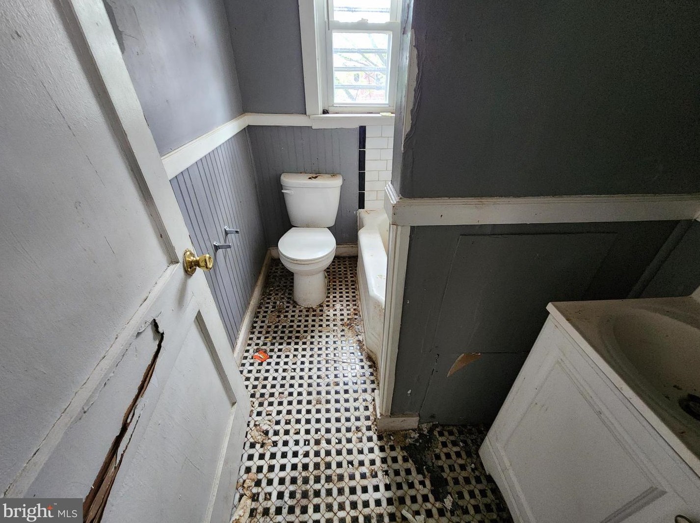 2411 Christian St, Baltimore MD 21223-2830 exterior