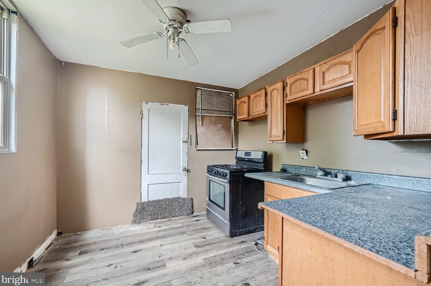 3100 Kenyon Ave, Baltimore MD  21213-2122 exterior