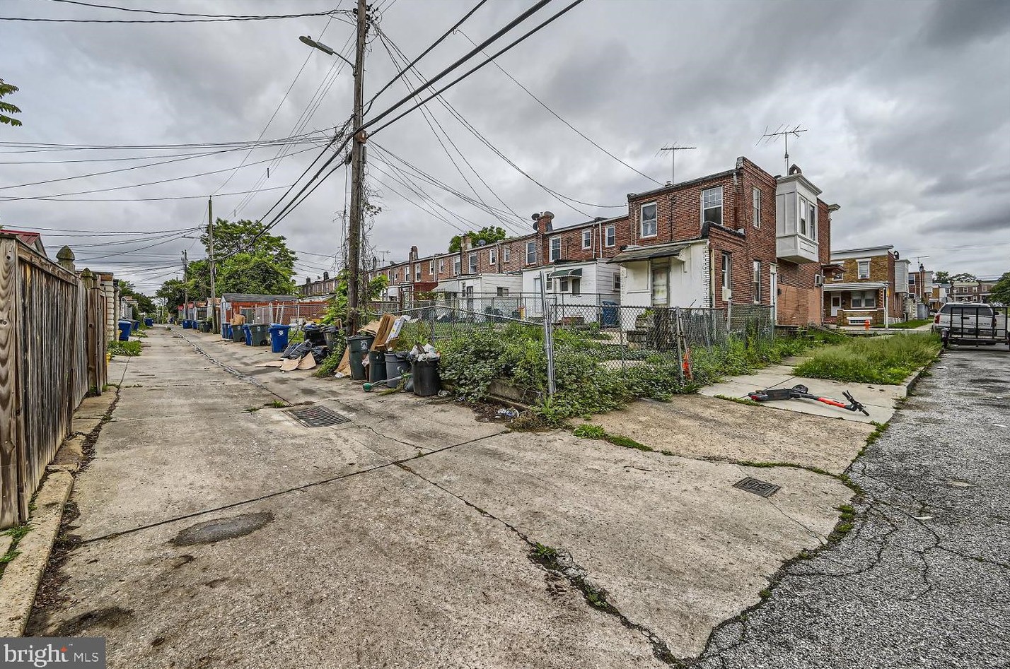 3100 Kenyon Ave, Baltimore MD  21213-2122 exterior
