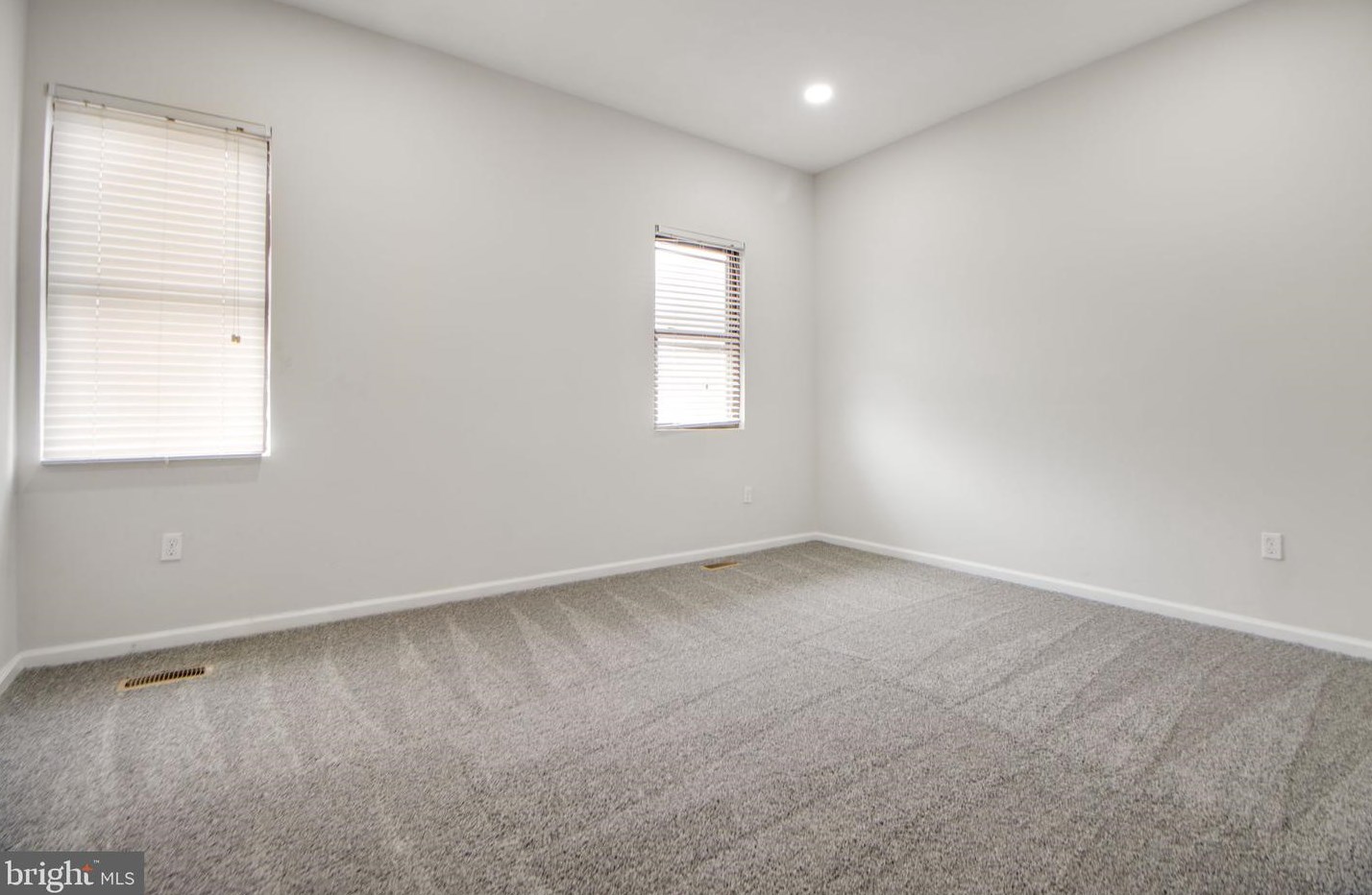 3904 Hayward Ave, Baltimore MD 21215-5038 exterior